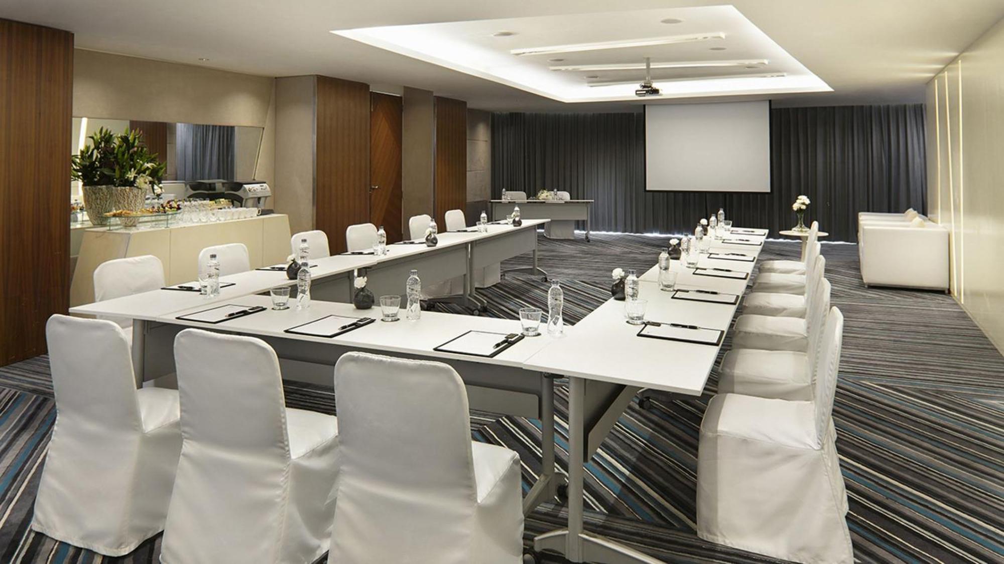 Hotel Baraquda Heeton Pattaya By Compass Hospitality Buitenkant foto
